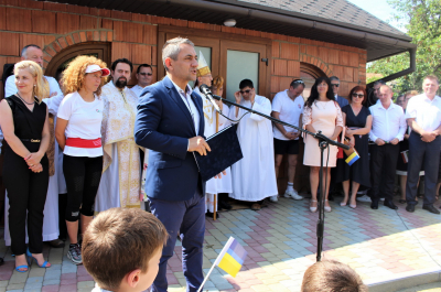 Nemzeti összefogással épült kápolnát szenteltek fel a kárpátaljai Rát gyermekotthonában